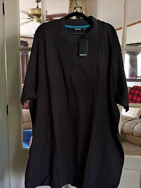 Men's Black Henley Short Sleeve Shirt